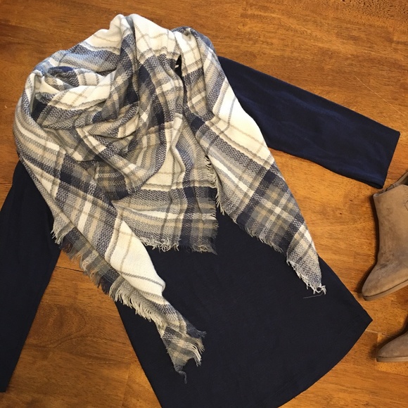 Accessories - NWT Plaid Blanket Scarf Wrap